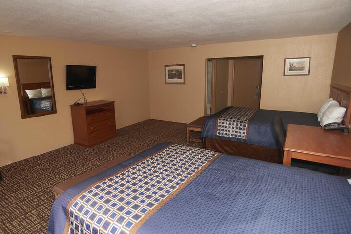 Hollow Inn & Motel