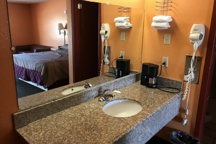 Room 19 of 29