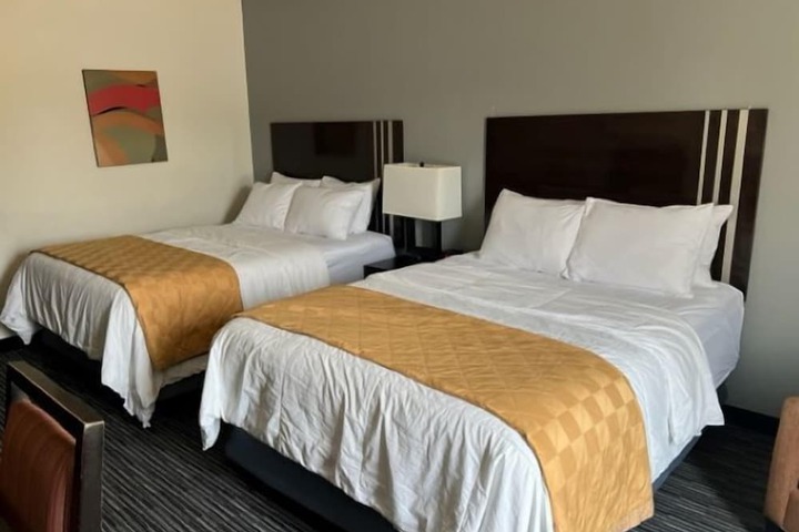 American Inn and Suites Houghton Lake