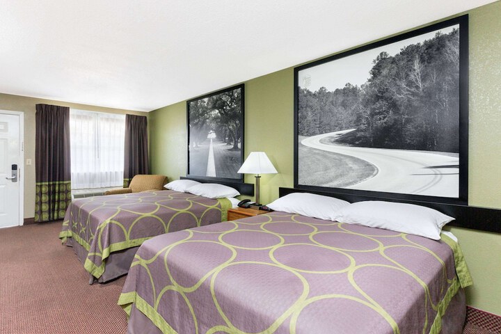 Room 8 of 15