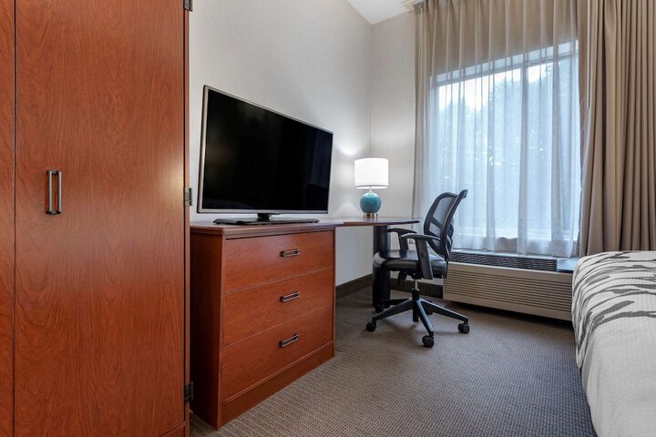Room 12 of 30