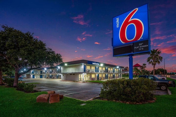 Hotel 8 of 34