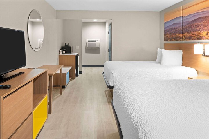 Room 10 of 31