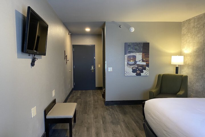 Room 68 of 98
