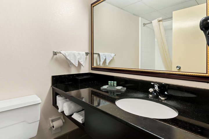Best Western Riverside Inn