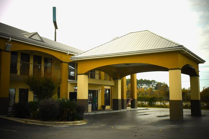 Hotel 4 of 56