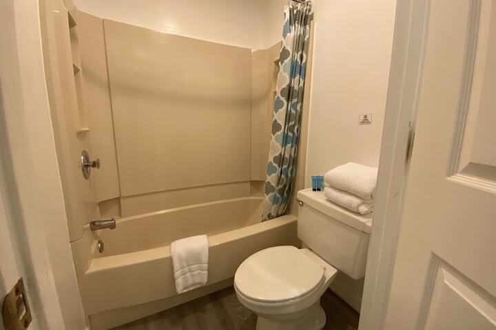 Room 8 of 25