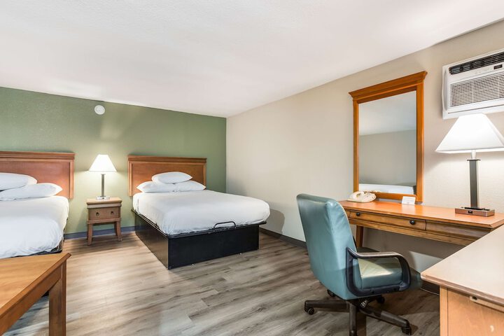 Room 14 of 37