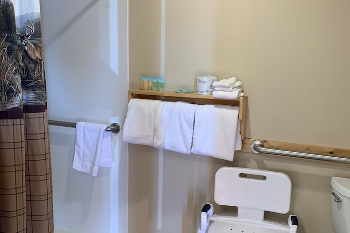 Room 102 of 164