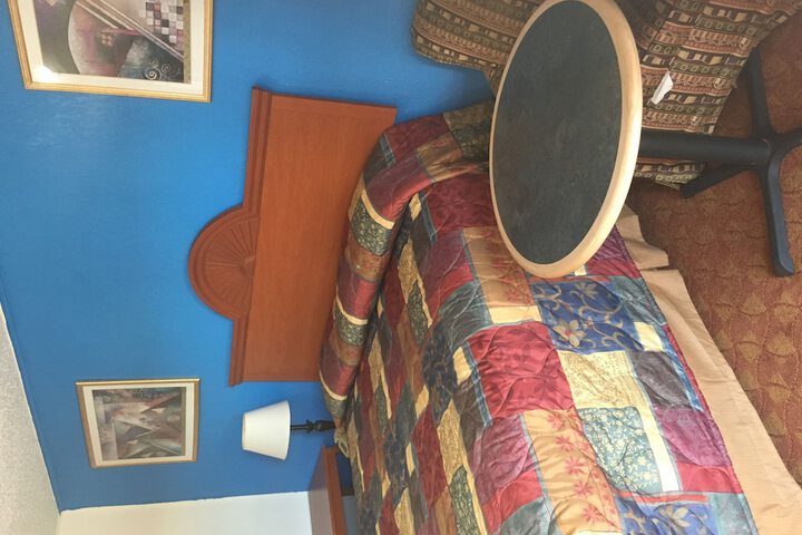 Room 13 of 17