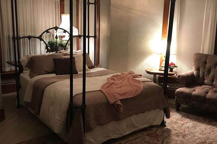 Room 41 of 83