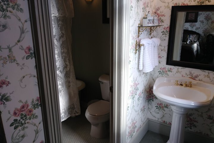 Room 49 of 60