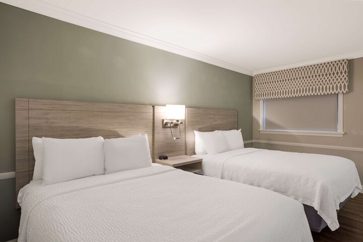 Room 8 of 22