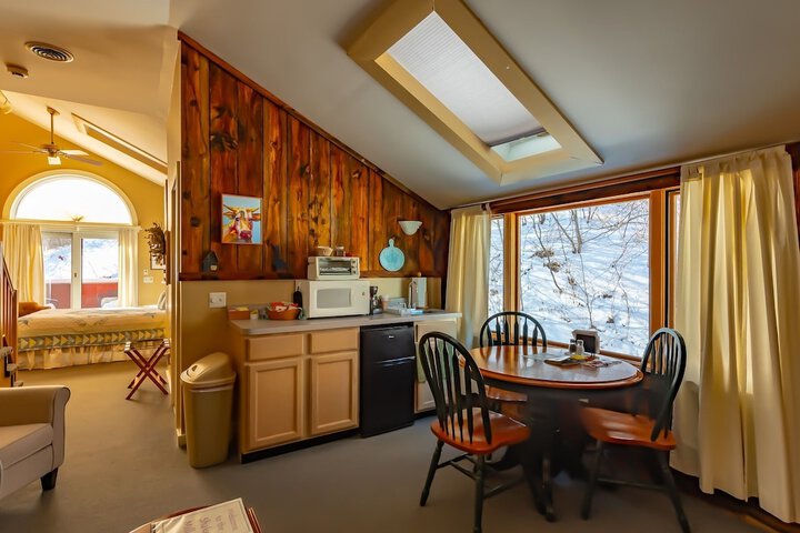 Room 42 of 49