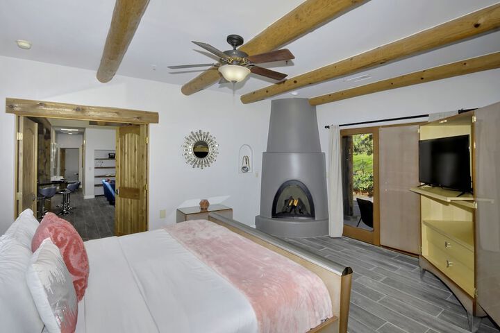 Room 42 of 51