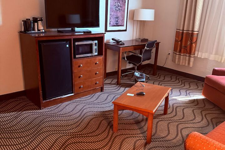 Mountain Valley Inn & Suites