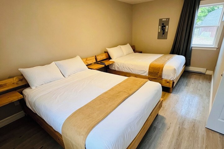 Summerside Motel & Cottages