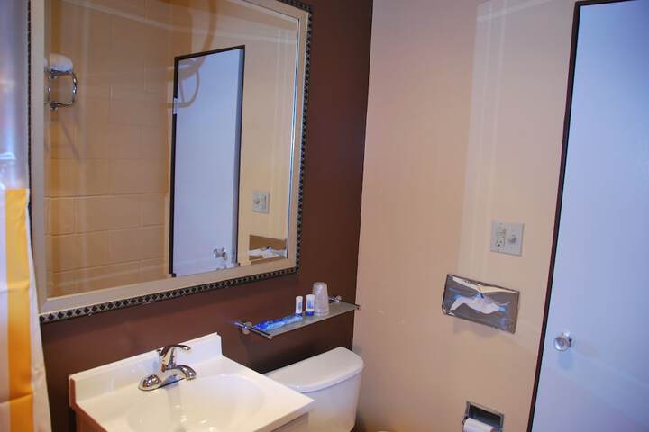 Room 10 of 24