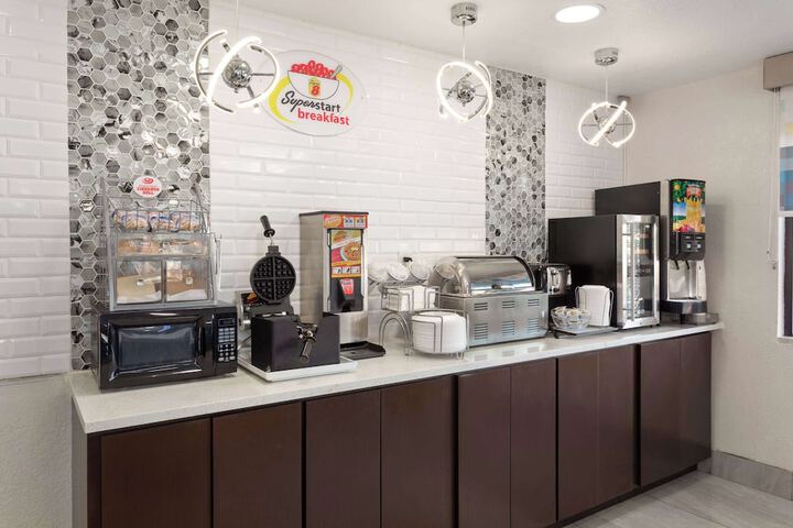 Breakfast/Coffee Service 60 of 60