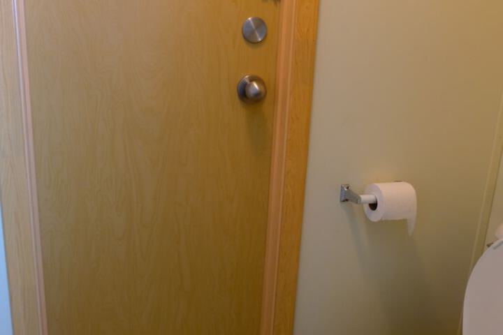 Room 15 of 32