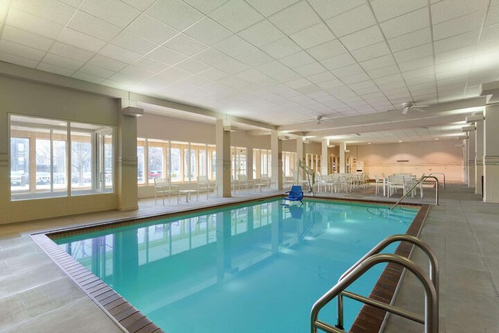 Country Inn & Suites by Radisson Bloomington at Mall of America, MN