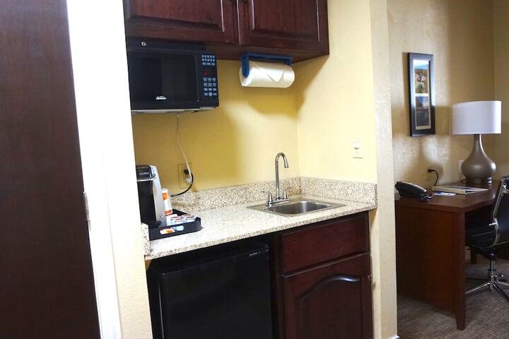 Comfort Inn & Suites Greenwood near University