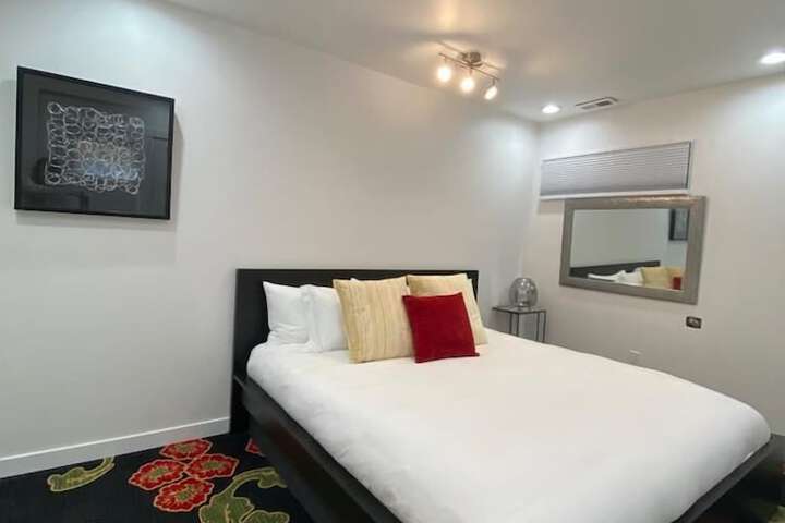 Room 33 of 54