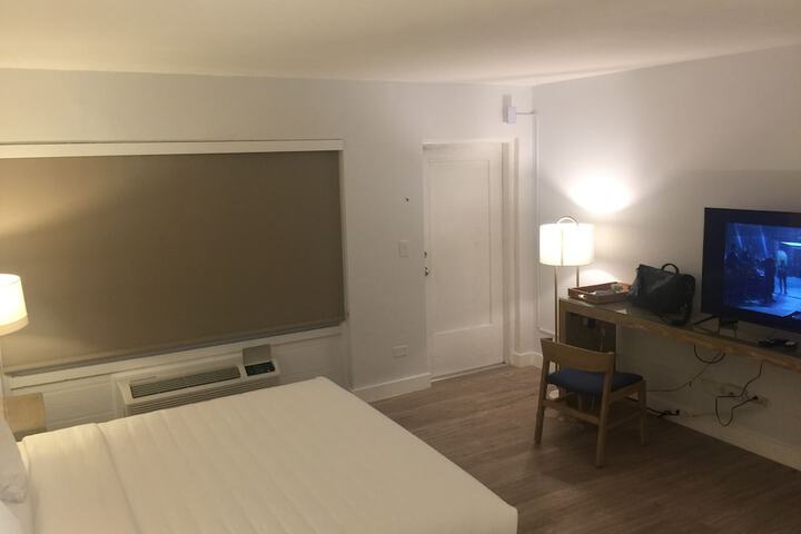 Room 16 of 30