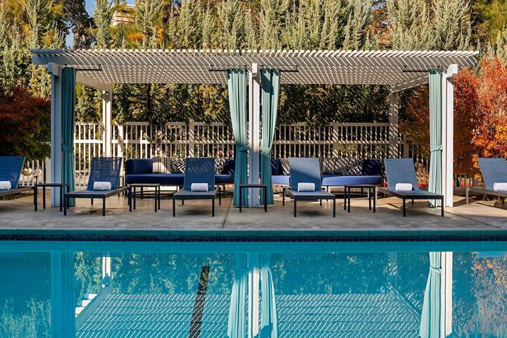 Pool 4 of 44