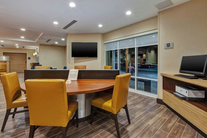 TownePlace Suites by Marriott Grand Rapids Airport Southeast