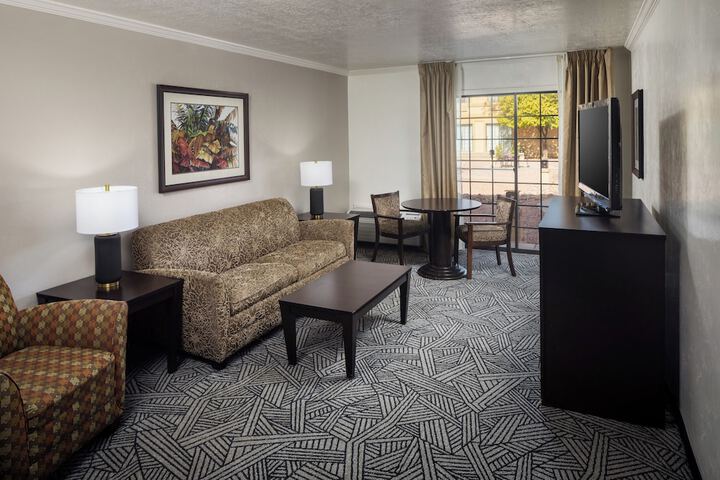 Room 10 of 29