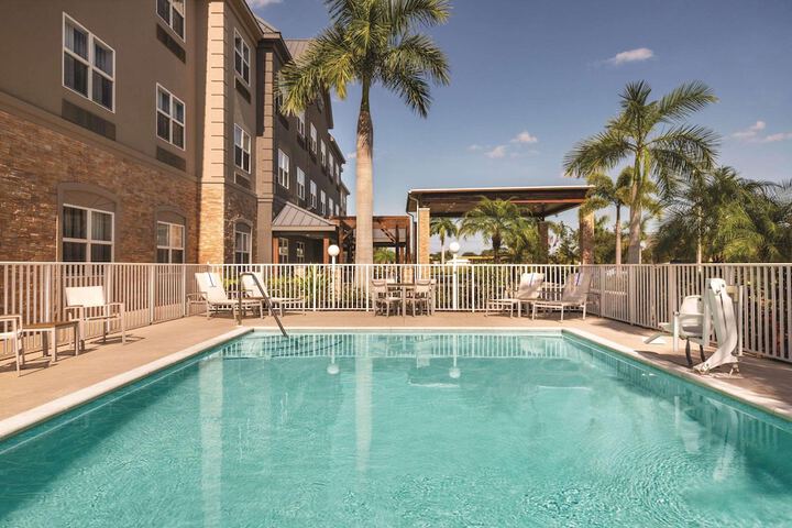 Country Inn & Suites by Radisson Bradenton-Lakewood Ranch, FL