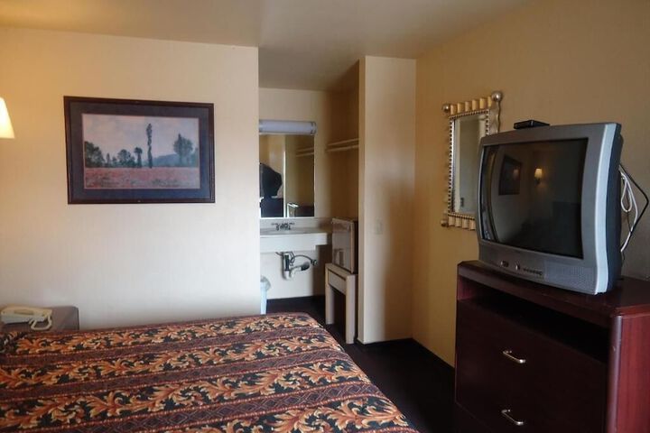 Room 10 of 21
