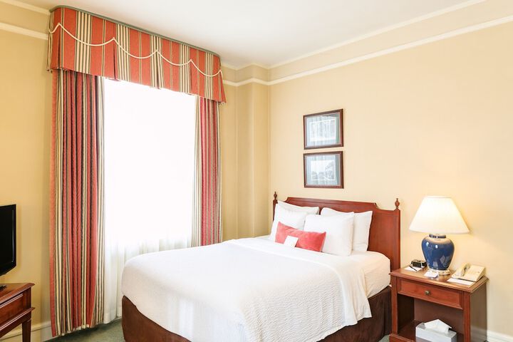 Room 15 of 62