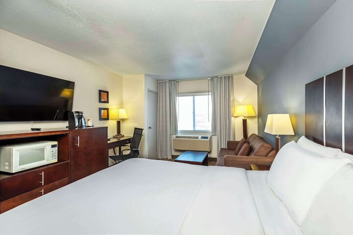 Room 40 of 51