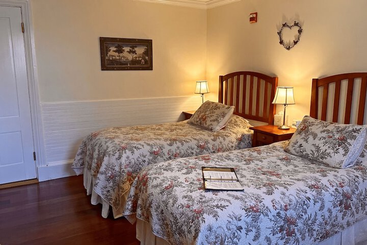 Room 34 of 46