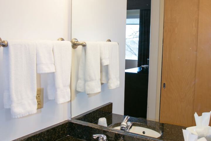 Room 32 of 71