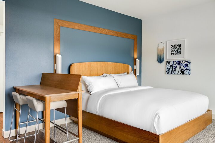 Room 16 of 34