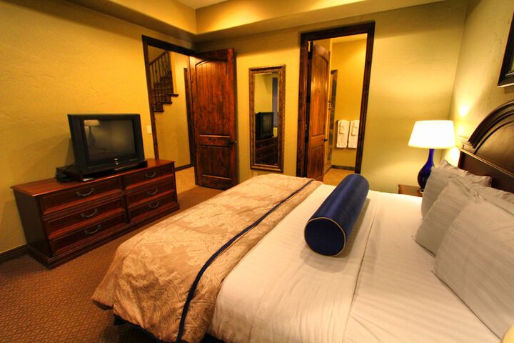 Room 7 of 24