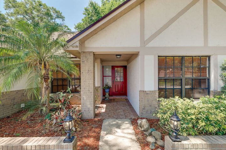 Valrico Vacation Rental 15 Mi to Tampa