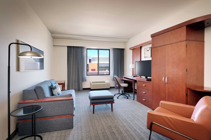 Courtyard by Marriott Lincoln Downtown