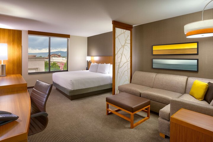 Room 27 of 43