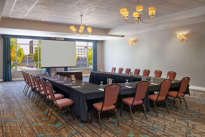 Residence Inn by Marriott Kingston Waters Edge