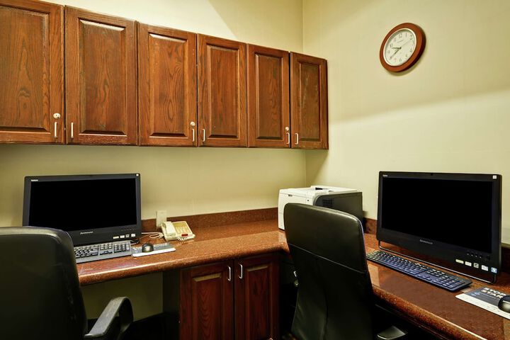 Business Center 38 of 38