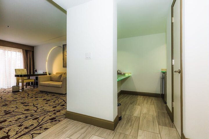 Room 40 of 52