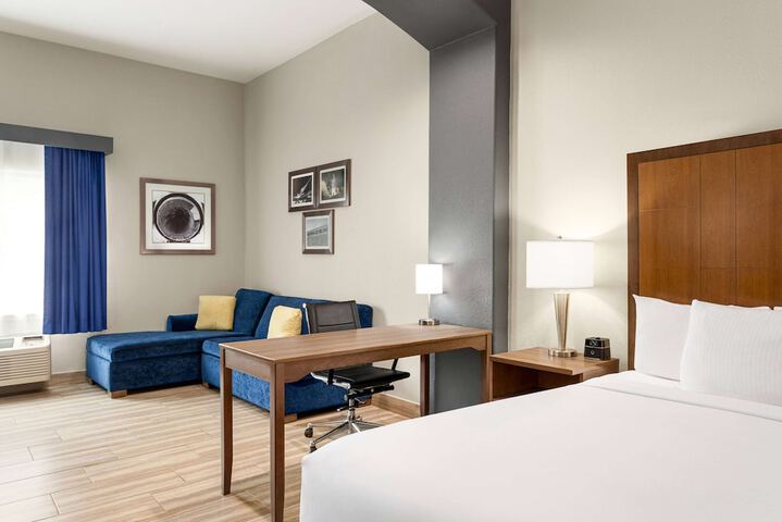 Room 17 of 41