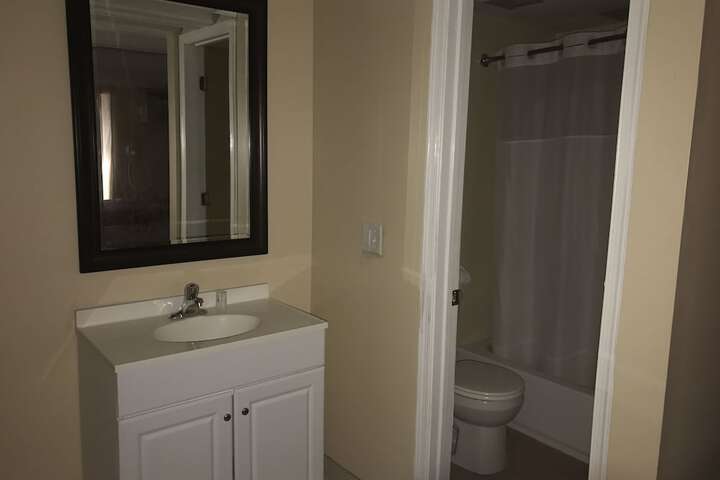 Room 5 of 16