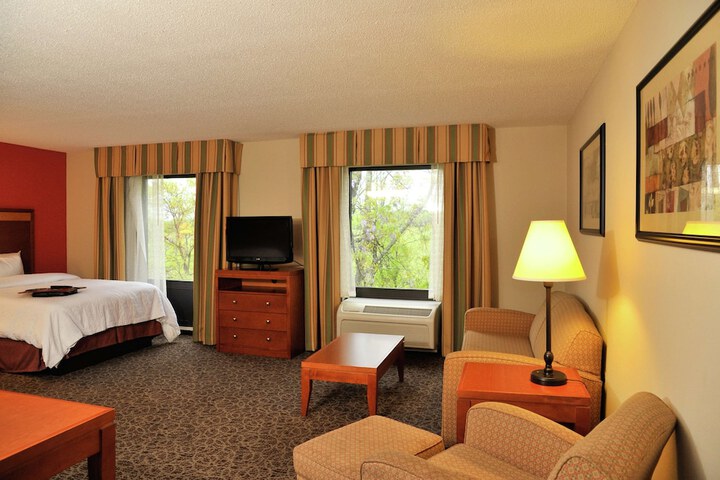 Room 9 of 29