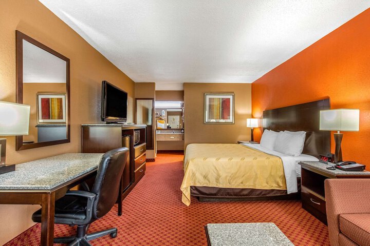 Room 33 of 43