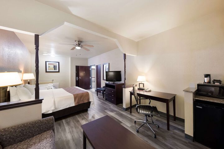 Room 16 of 68
